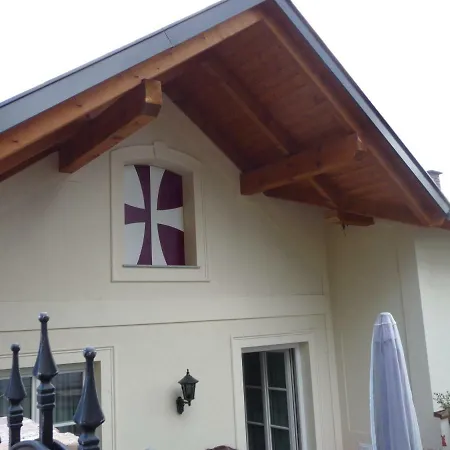Gaestezimmer Bruehl ホームステイ